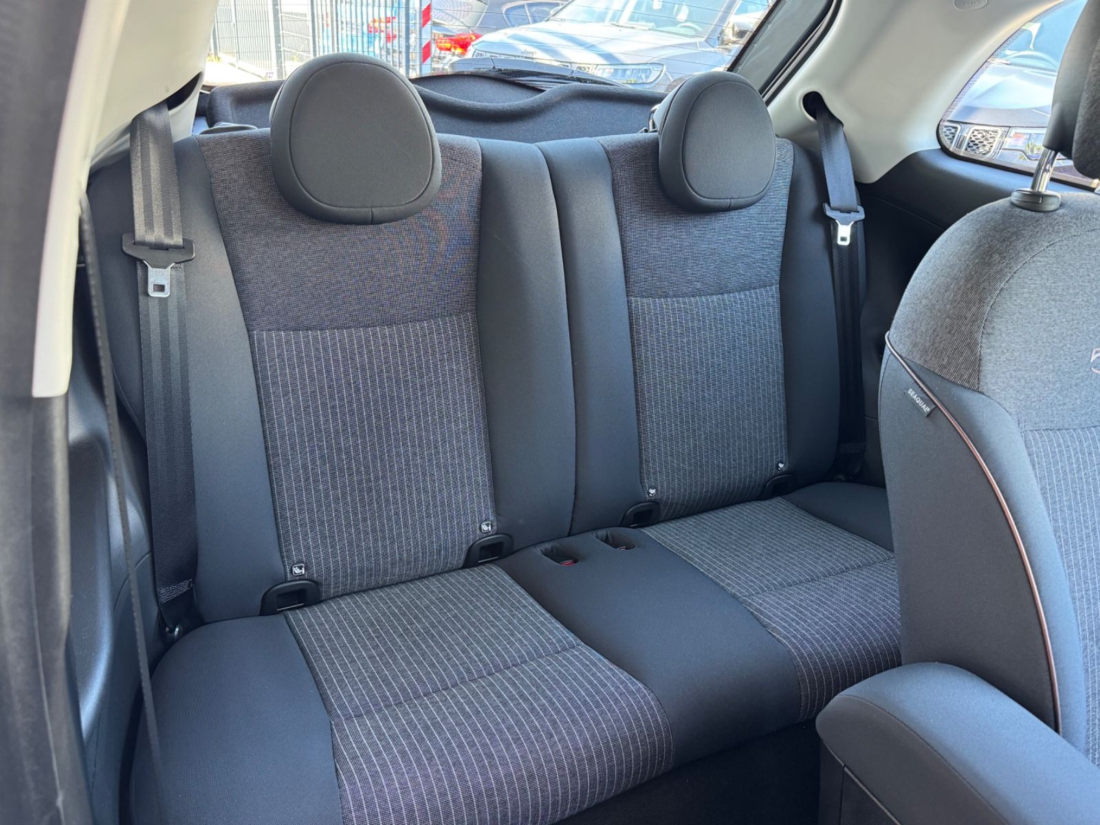 Fahrzeugabbildung Fiat 500 e Icon/42 kWh/Navi/R-Cam/ACC*CarPlay/SHZ/