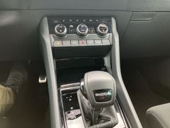 SKODA Karoq 1.5 TSI Sportline DSG Matrix AHK Fahrass SKODA Karoq 1.5 TSI Sportline DSG Matrix AHK Fahrass