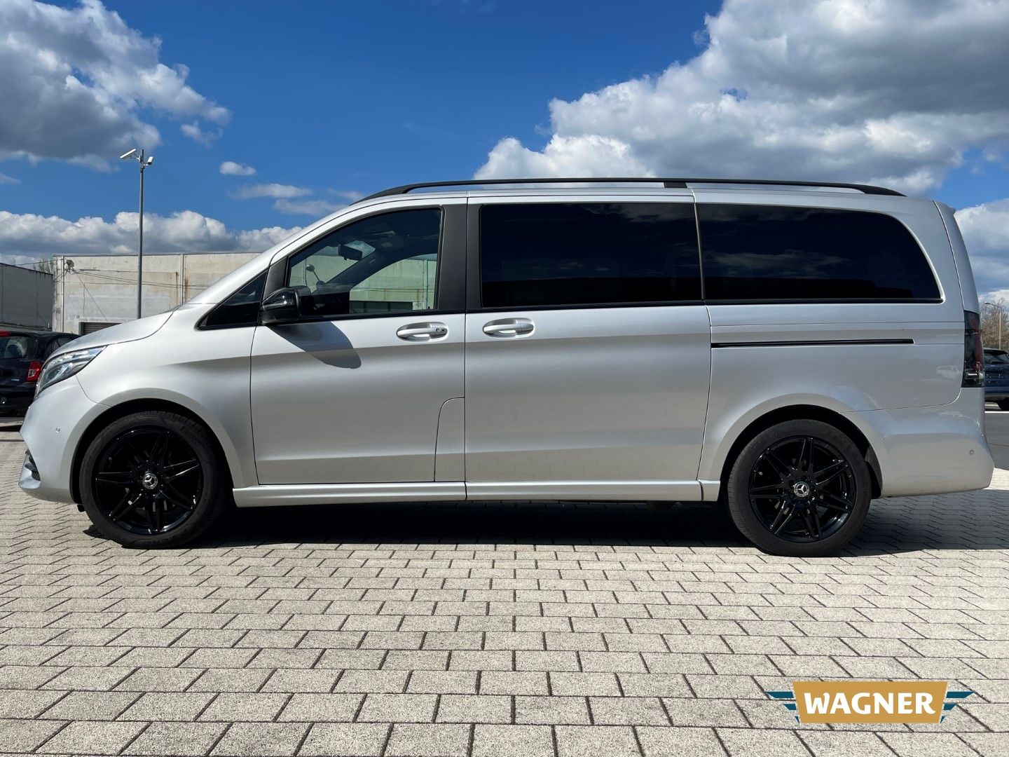 Fahrzeugabbildung Mercedes-Benz V 250 d AVANTGARDE AMG EDITION lang Night Paket