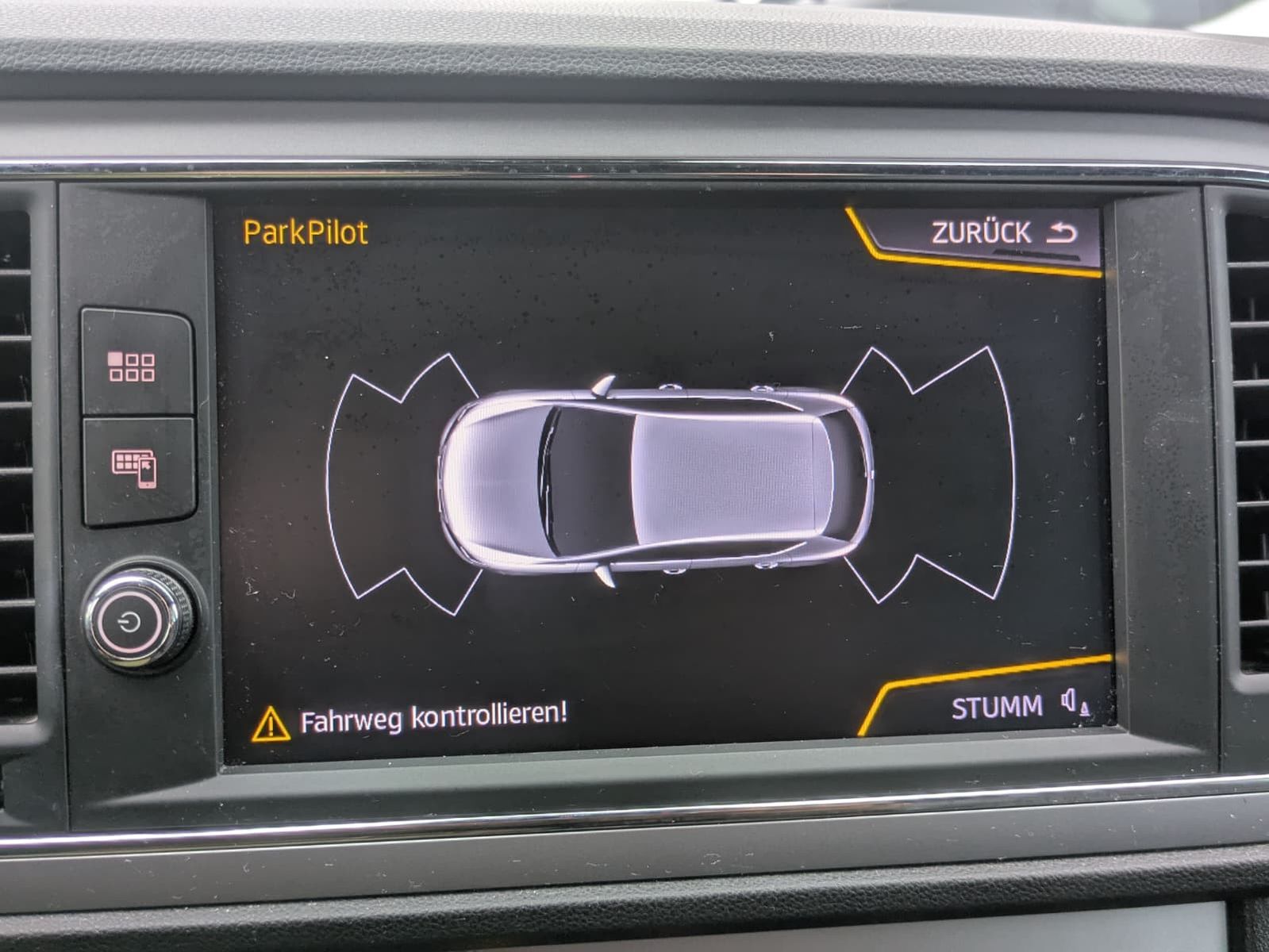 Fahrzeugabbildung SEAT Leon 1.4 TSI Xcellence LED*TEMP*PDC*APP*SOUND