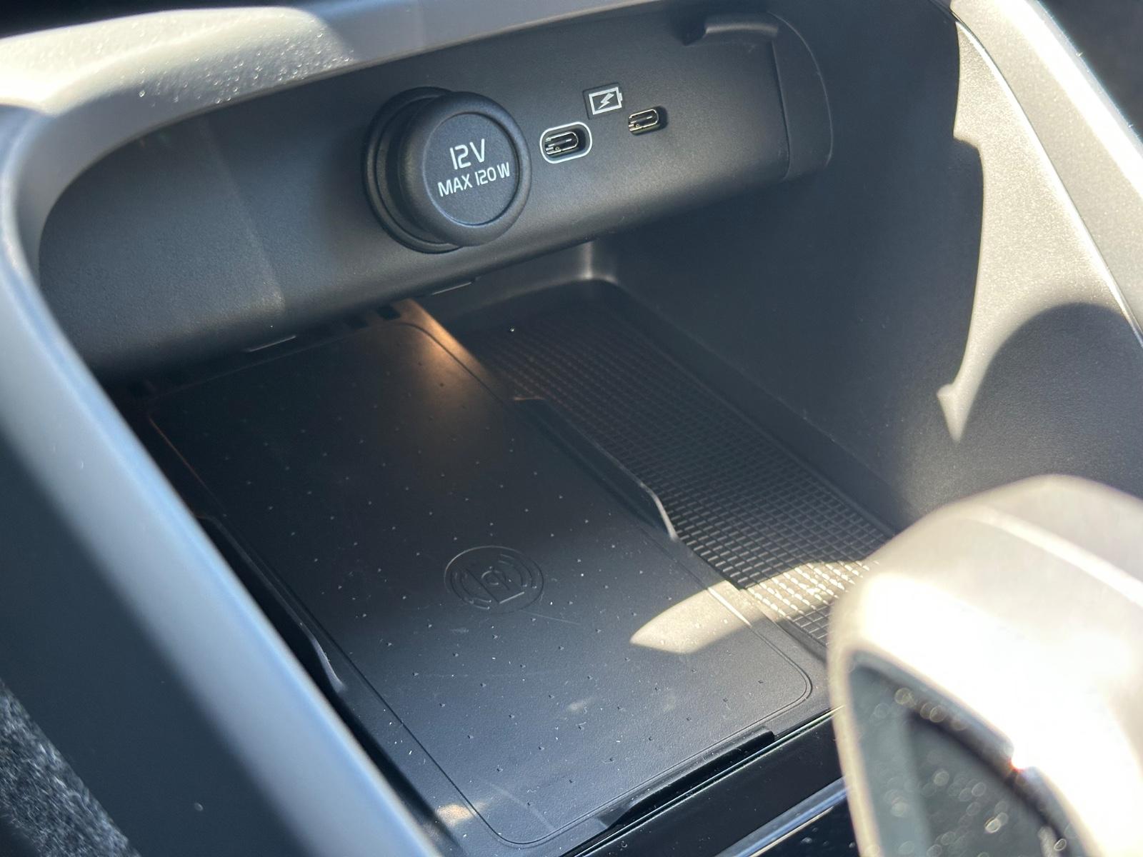 Volvo XC40 B3 BLACK EDT PLUS+360°CAM+LED+HK SOUND+20"