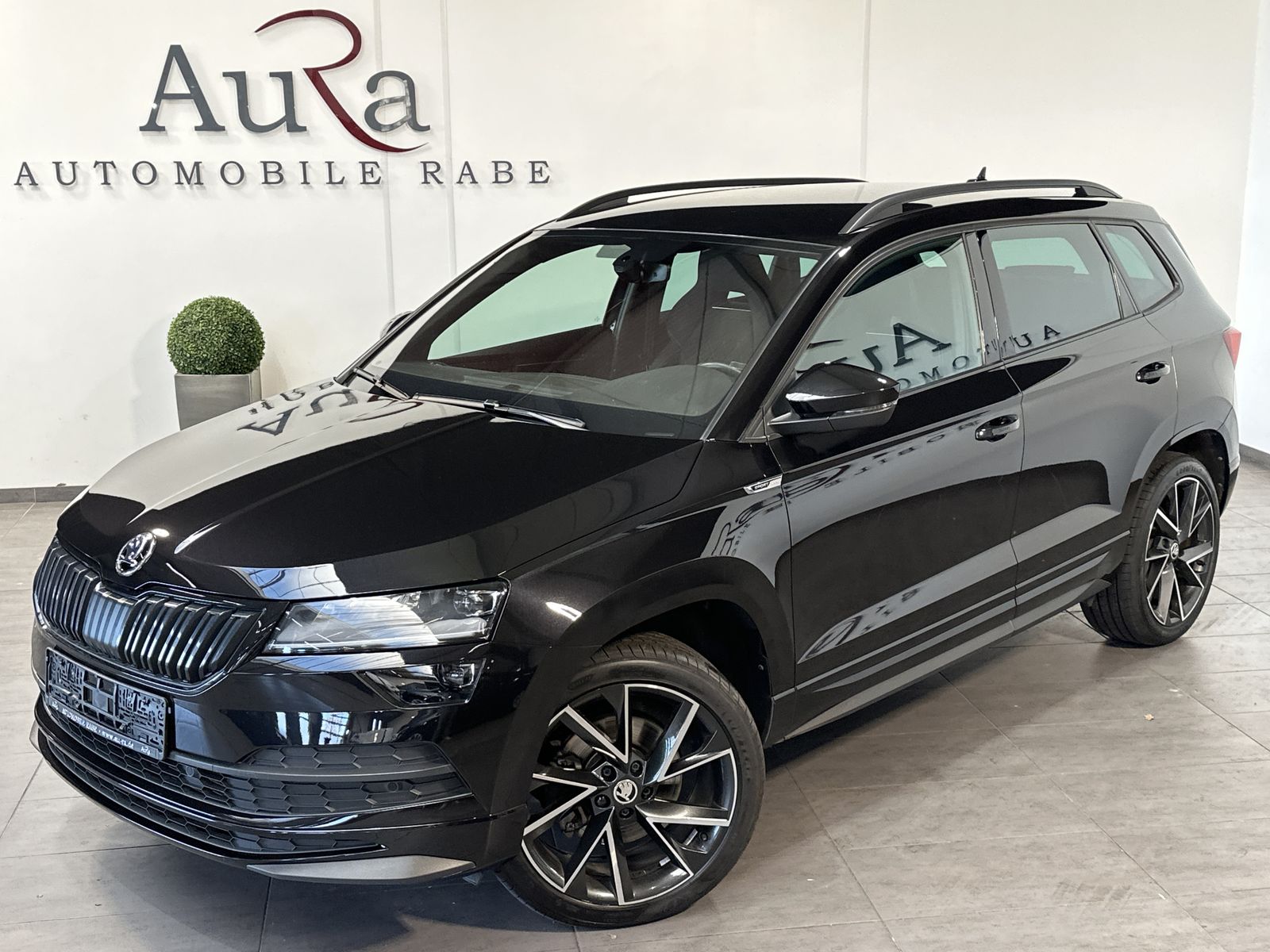 Fahrzeugabbildung SKODA Karoq 2.0 TDI DSG Sportline 4x4 NAV+LED+KAM+19ZO