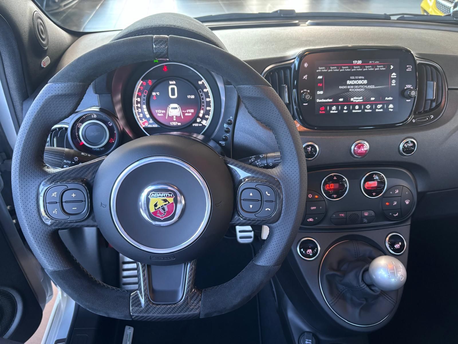 Fahrzeugabbildung Abarth 695 Competizione BEATS SOUNDSYSTEM NAVI ALU