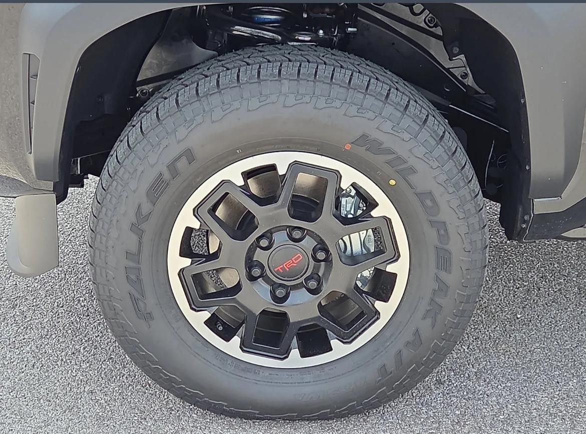 Fahrzeugabbildung Toyota TRD Off Road Premium Hybrid T1: 59.800 EURO