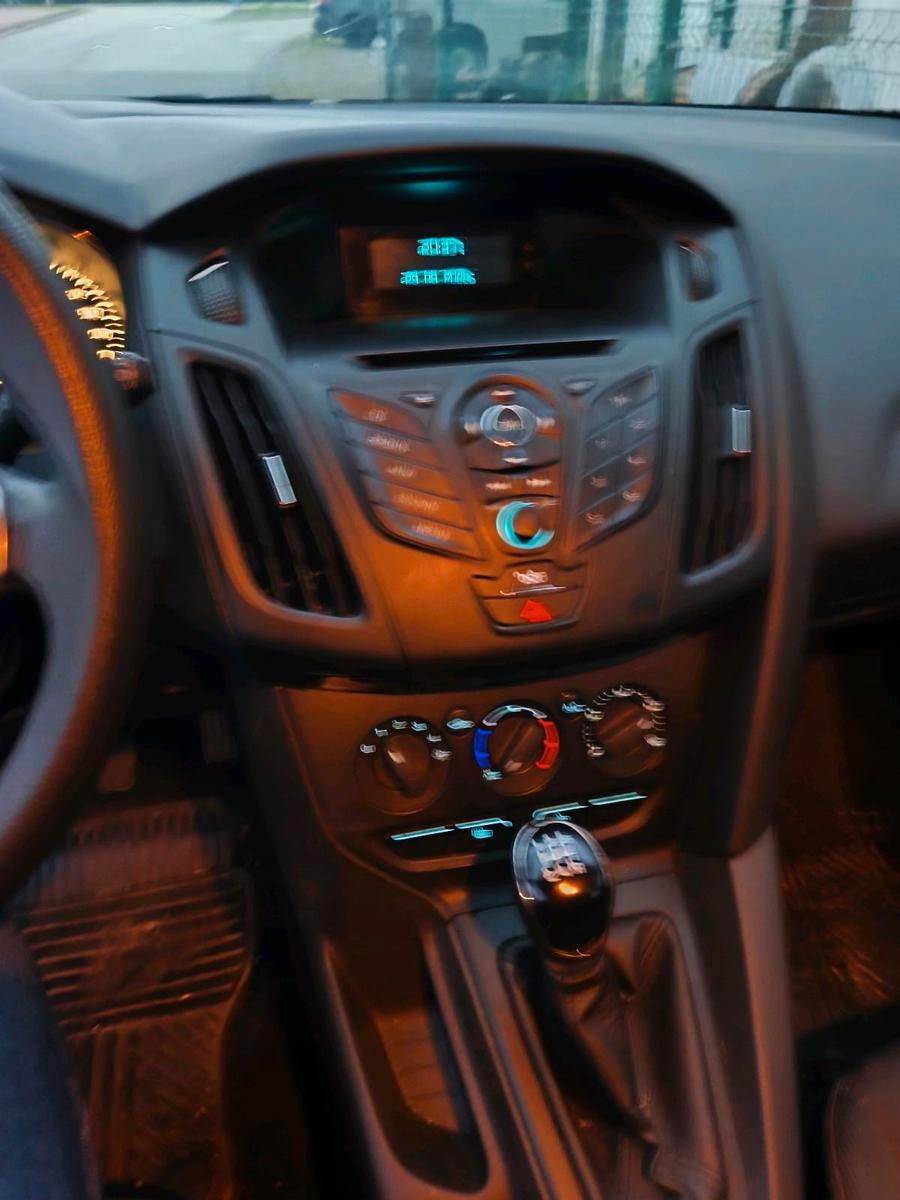Ford Focus 2014 — photo 5