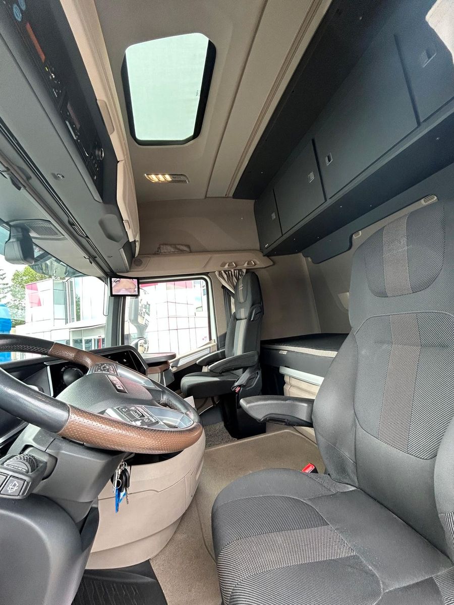 Fahrzeugabbildung DAF 2 Stück XG+ 530 FT SSC NGD E6, Intarder