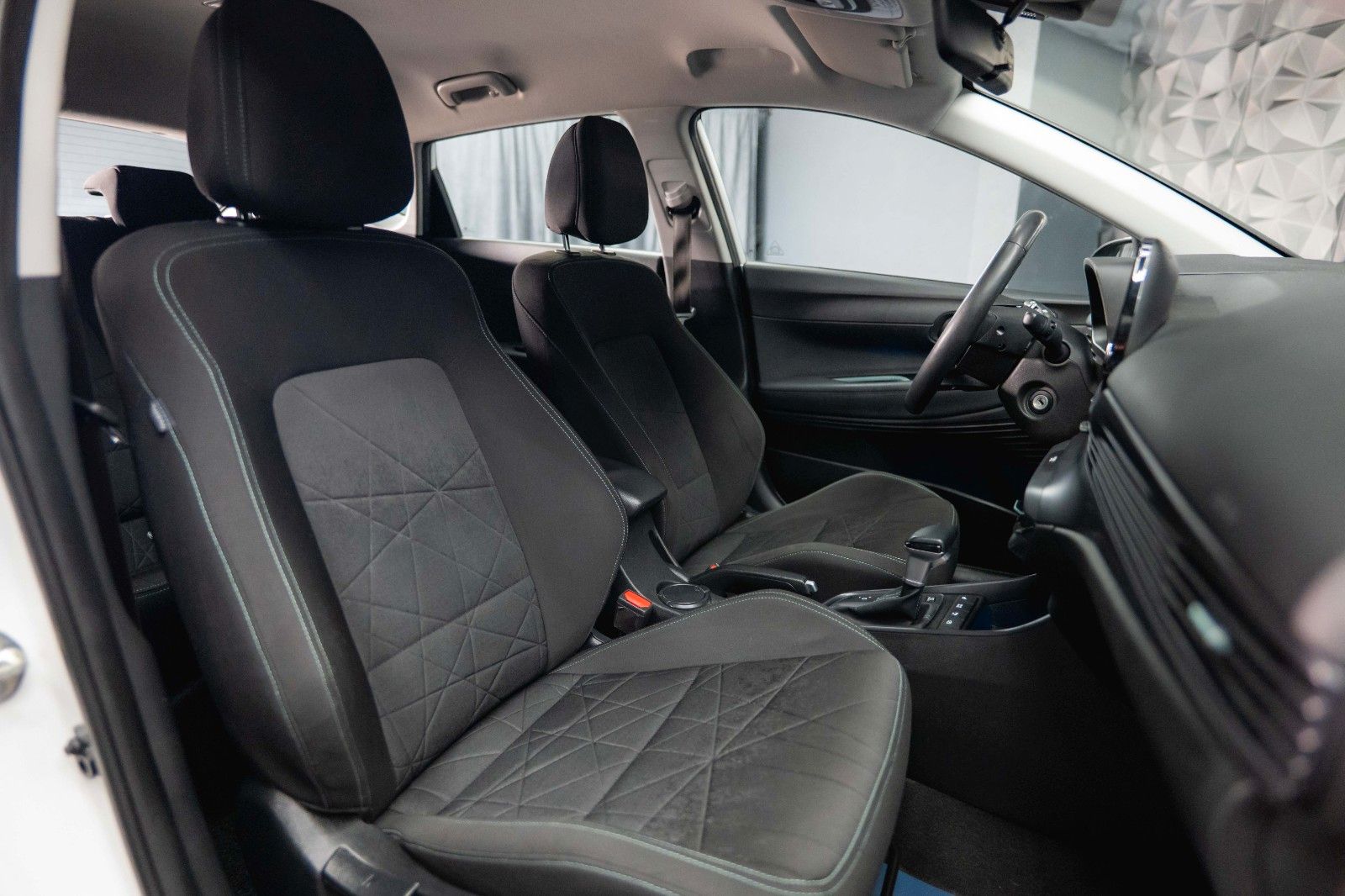Fahrzeugabbildung Hyundai BAYON Intro Edition MildHybrid DCT 2WD Pluspaket