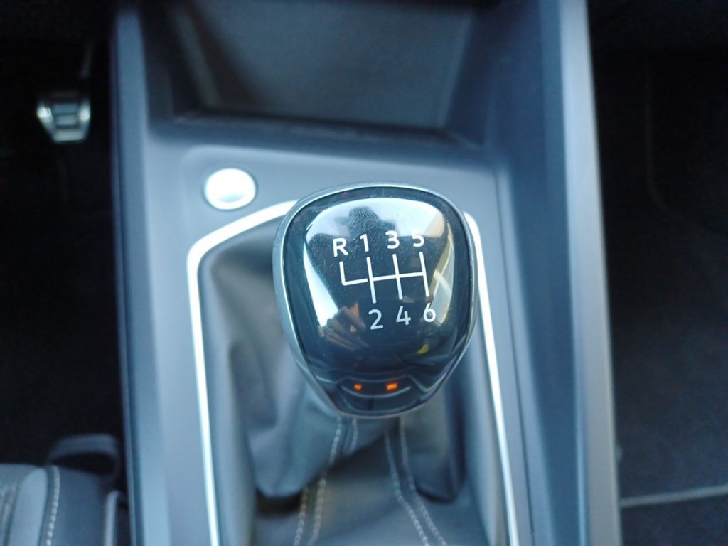 Fahrzeugabbildung Volkswagen Golf 1.5 TSI R-Line Navi, ACC, LED Plus, SWA