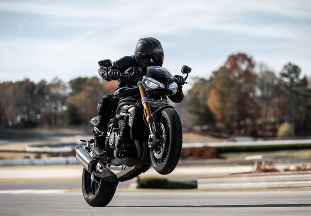 Triumph SPEED TRIPLE RS 180PS, Öhlins, Brembo