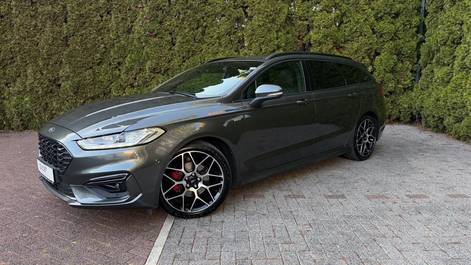 Fahrzeugabbildung Ford Mondeo 2.0EB Aut. ST-Line LED+STHZ+KAM+AHK+PANO+