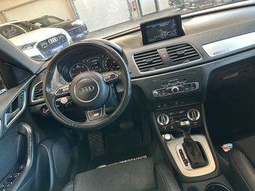 Audi Q3 2.0 TDI quattro *BiXenon*Pano*AHK*SLine*