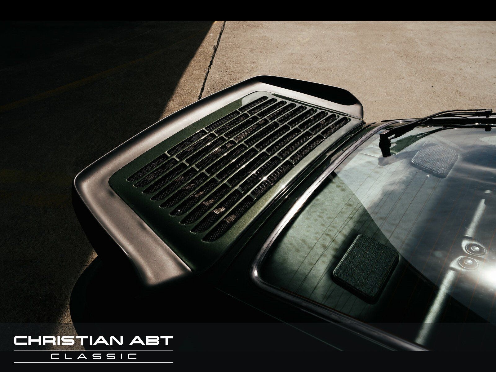 Fahrzeugabbildung Porsche 964 Turbo oak green metallic * perfekter Zustand