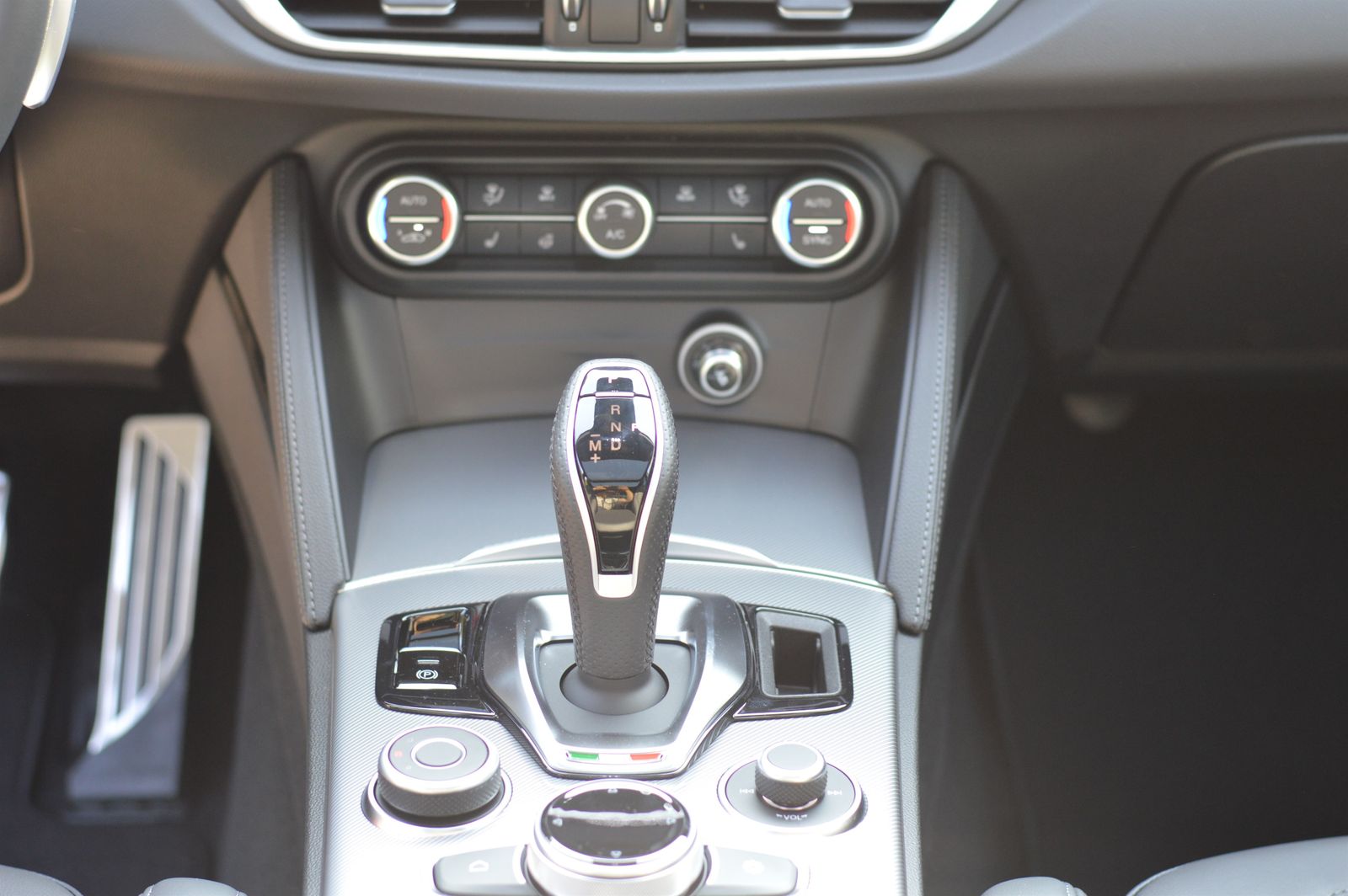 Alfa Romeo Stelvio - Bild 14