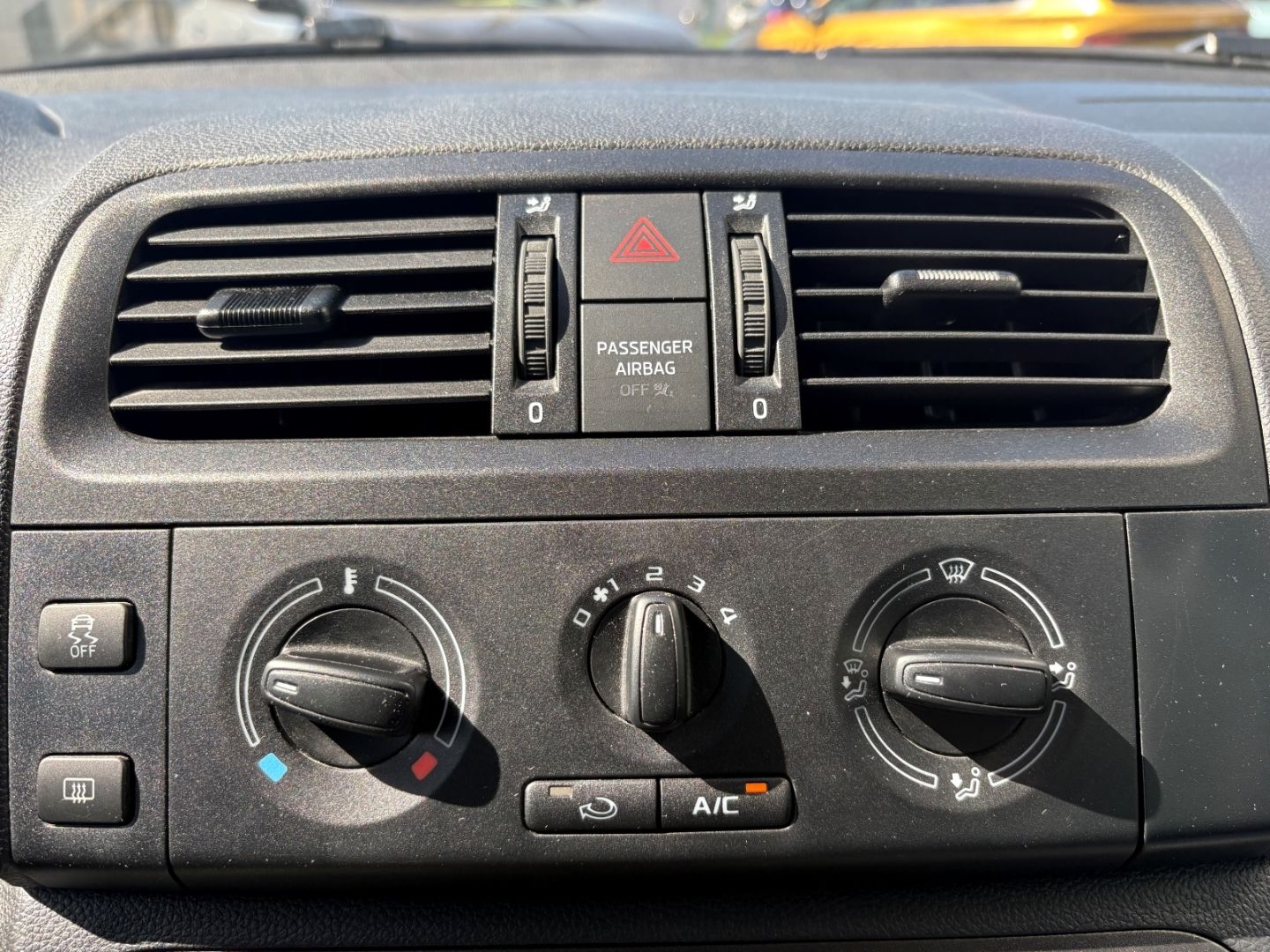 Fahrzeugabbildung SKODA Fabia Cool Edition KLIMA RDKS 8-fach bereift