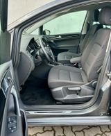 Volkswagen Golf Sportsvan VII 1,2 TSi Sound Klima SHZ GPS - : Navigationssystem, Gps
