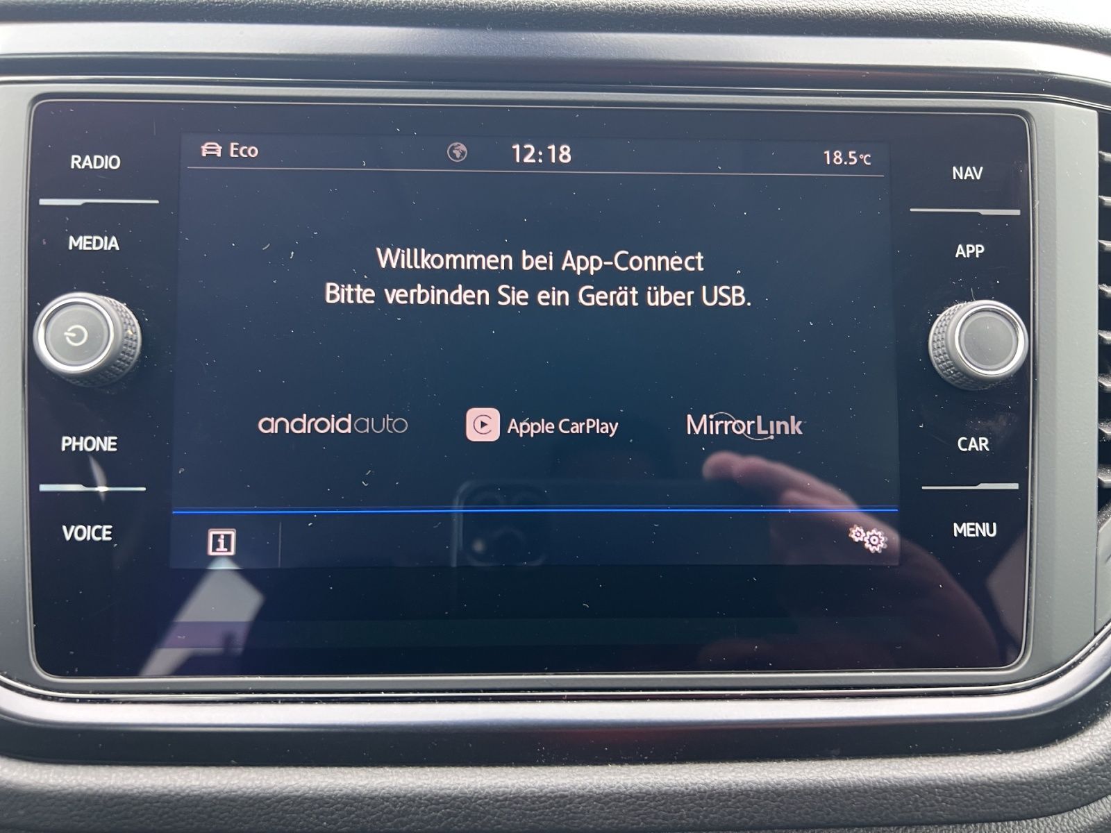 Fahrzeugabbildung Volkswagen T-Roc TDI Basis Navi SHZ SHZ Klima