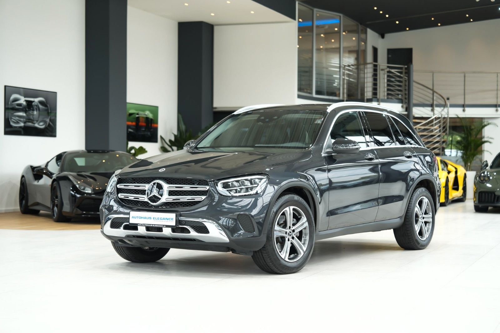 MERCEDES-BENZ GLC 300 4M*OFF-ROAD-STYLING*PANO*LEDER*NAVI*1.HD