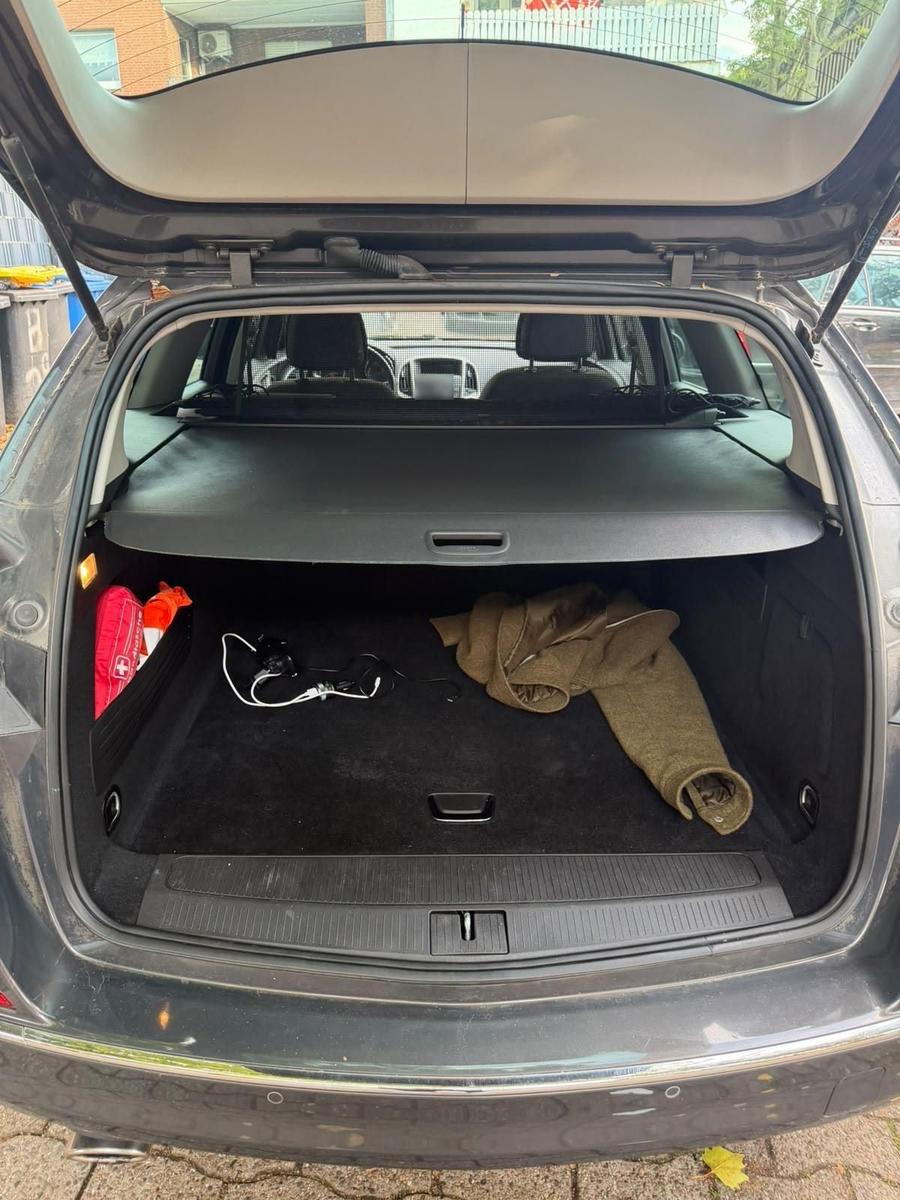 Opel Astra 2012 — photo 9