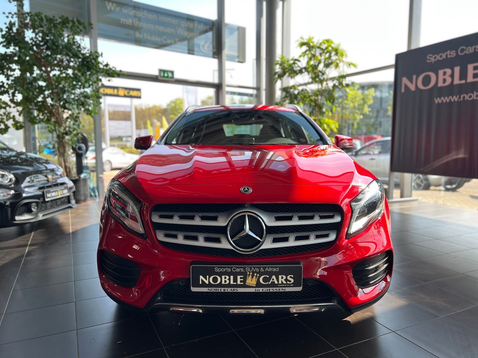 Fahrzeugabbildung Mercedes-Benz GLA 250 AMG Line STNDHZ 360° LED NAV SHZ 19"