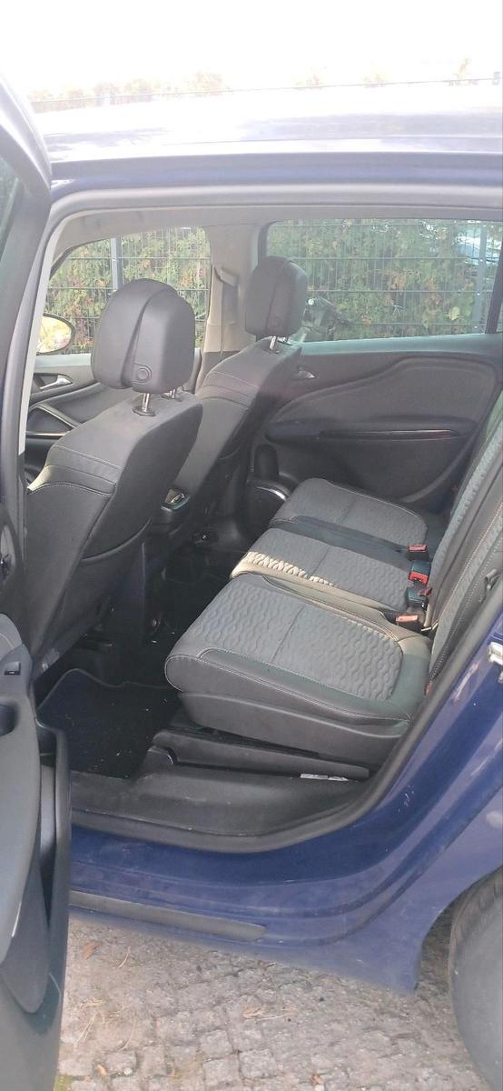 Opel Zafira 2012 — photo 9