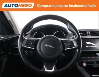 Jaguar F-Pace - 12