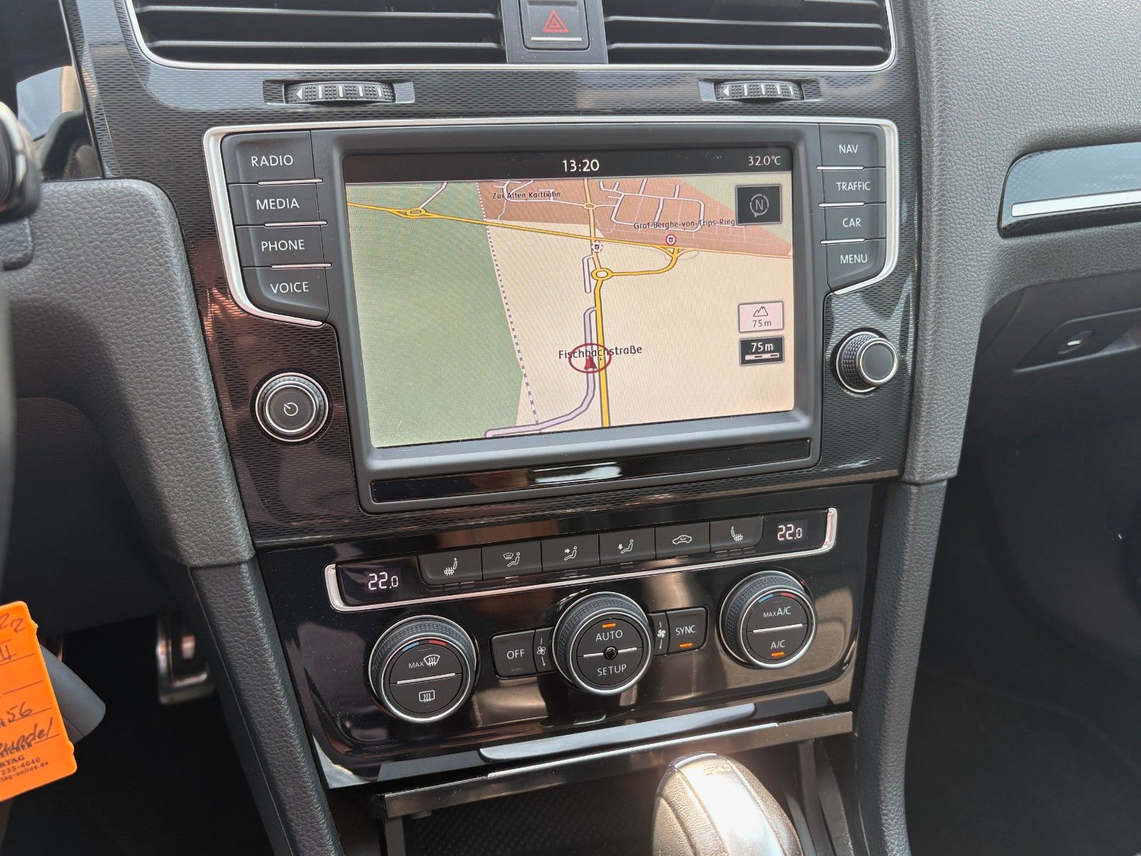 Fahrzeugabbildung Volkswagen Golf VII 2.0 TDI HIGHLINE Navi Xenon Leder SPORT