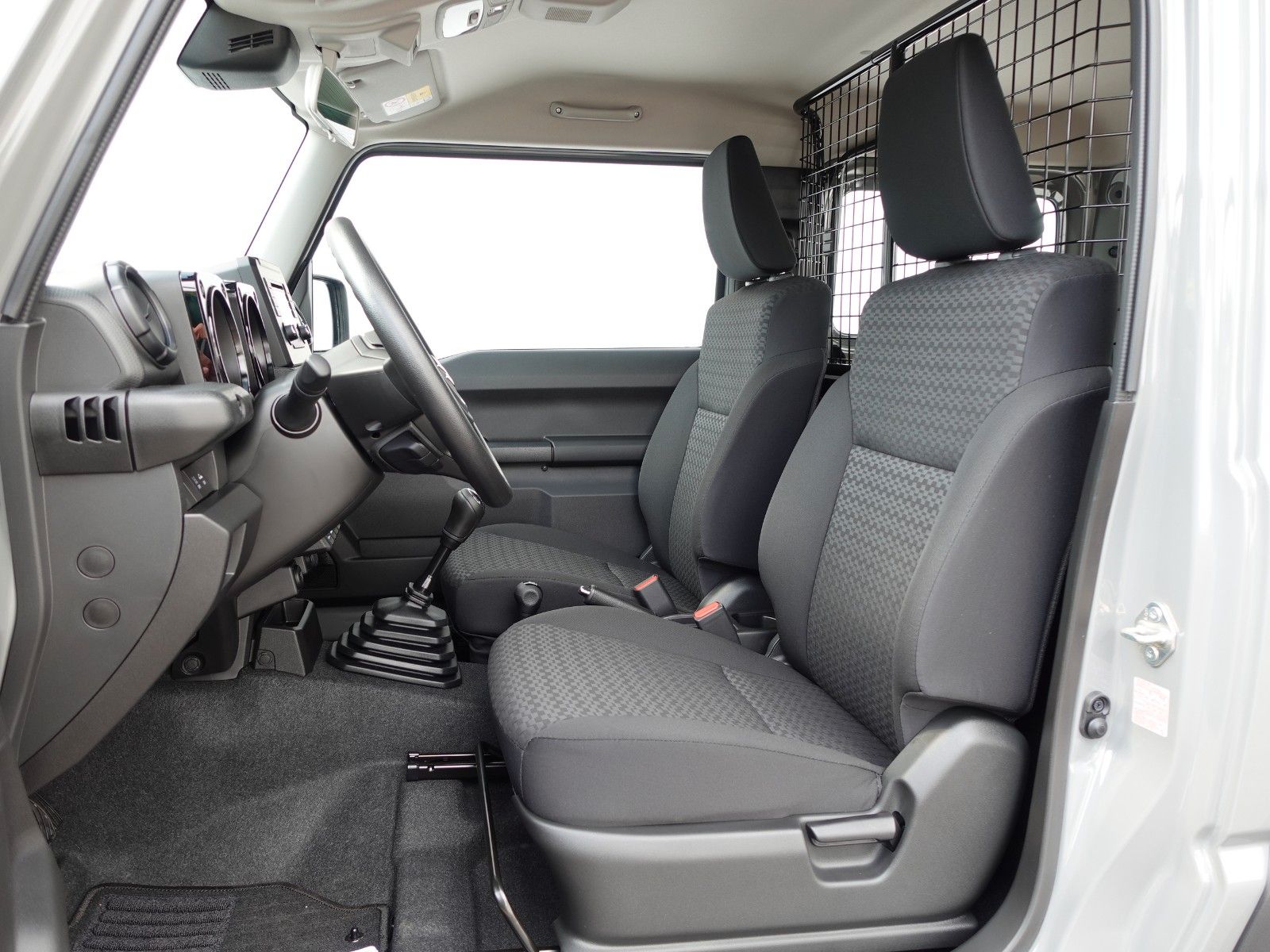 Fahrzeugabbildung Suzuki Jimny Comfort 1.5 4x4(NFZ)Sitzhz,Klima,Bluetooth