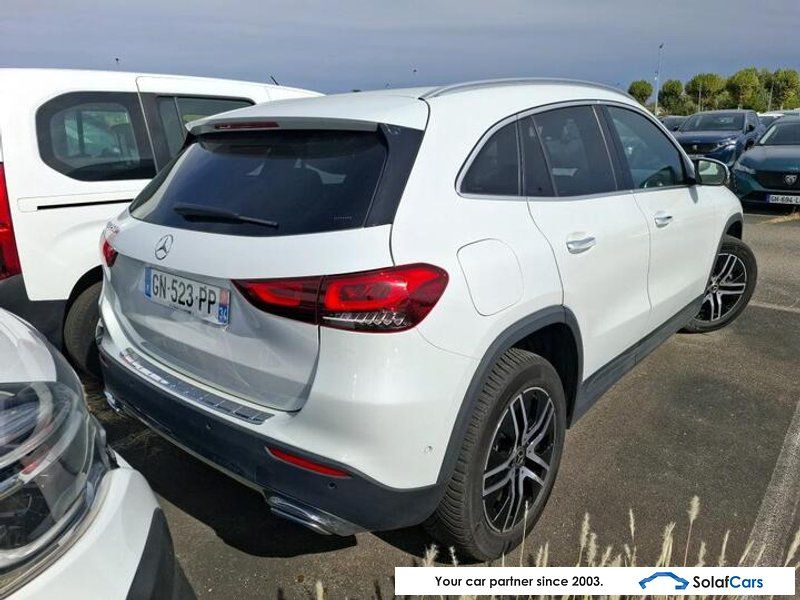 Mercedes-Benz GLA 250 e PHEV LED Ambient Widescreen Navi 1/2  imagem 3