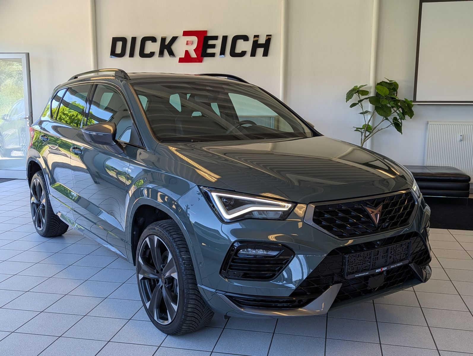 Fahrzeugabbildung CUPRA Ateca 1.5 TSI DSG Pano Memory ACC AHK-Vorb. 19"