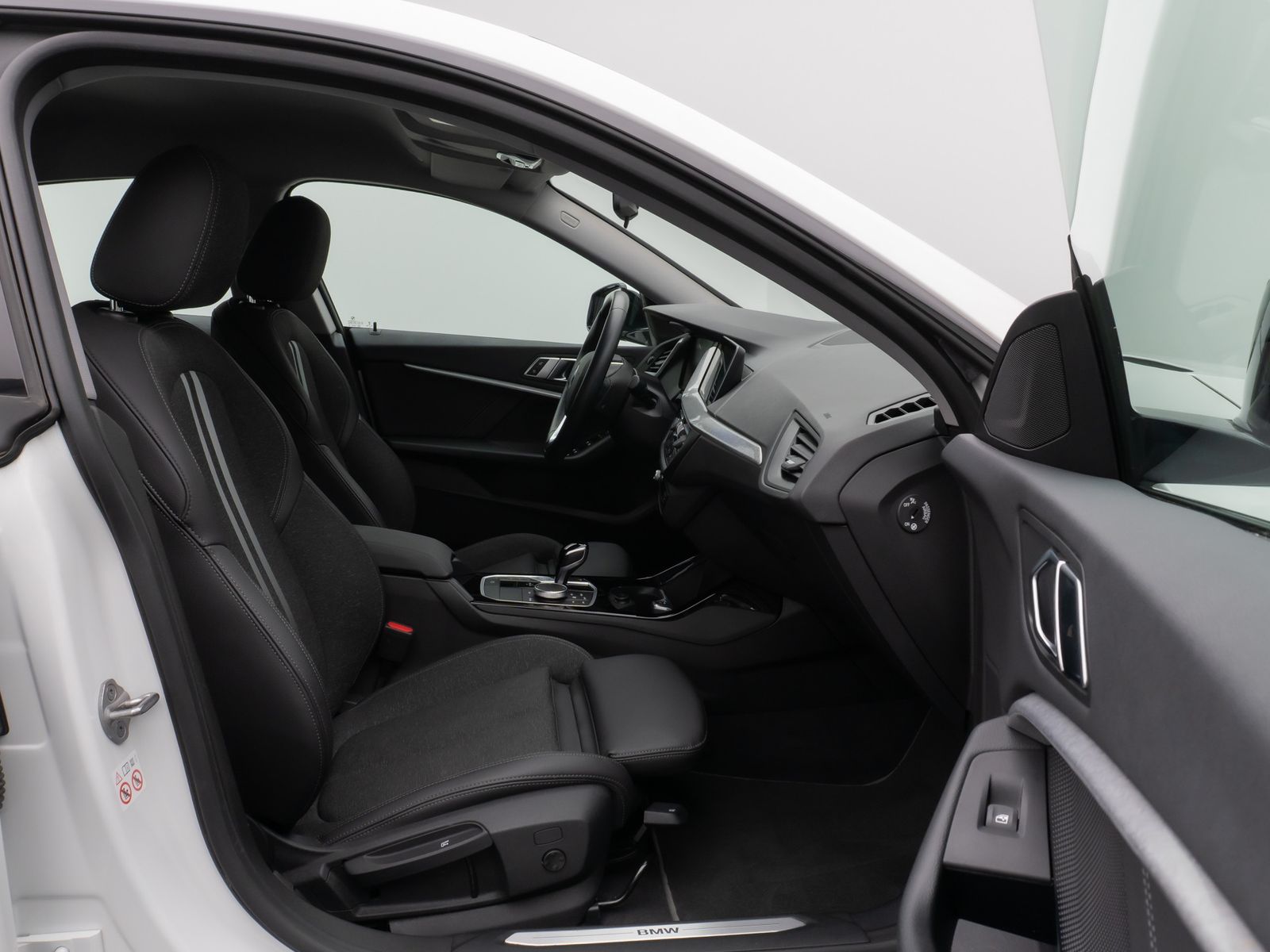 Fahrzeugabbildung BMW 220d Gran Coupé SportLine Kamera DAB HiFi Lenkrh