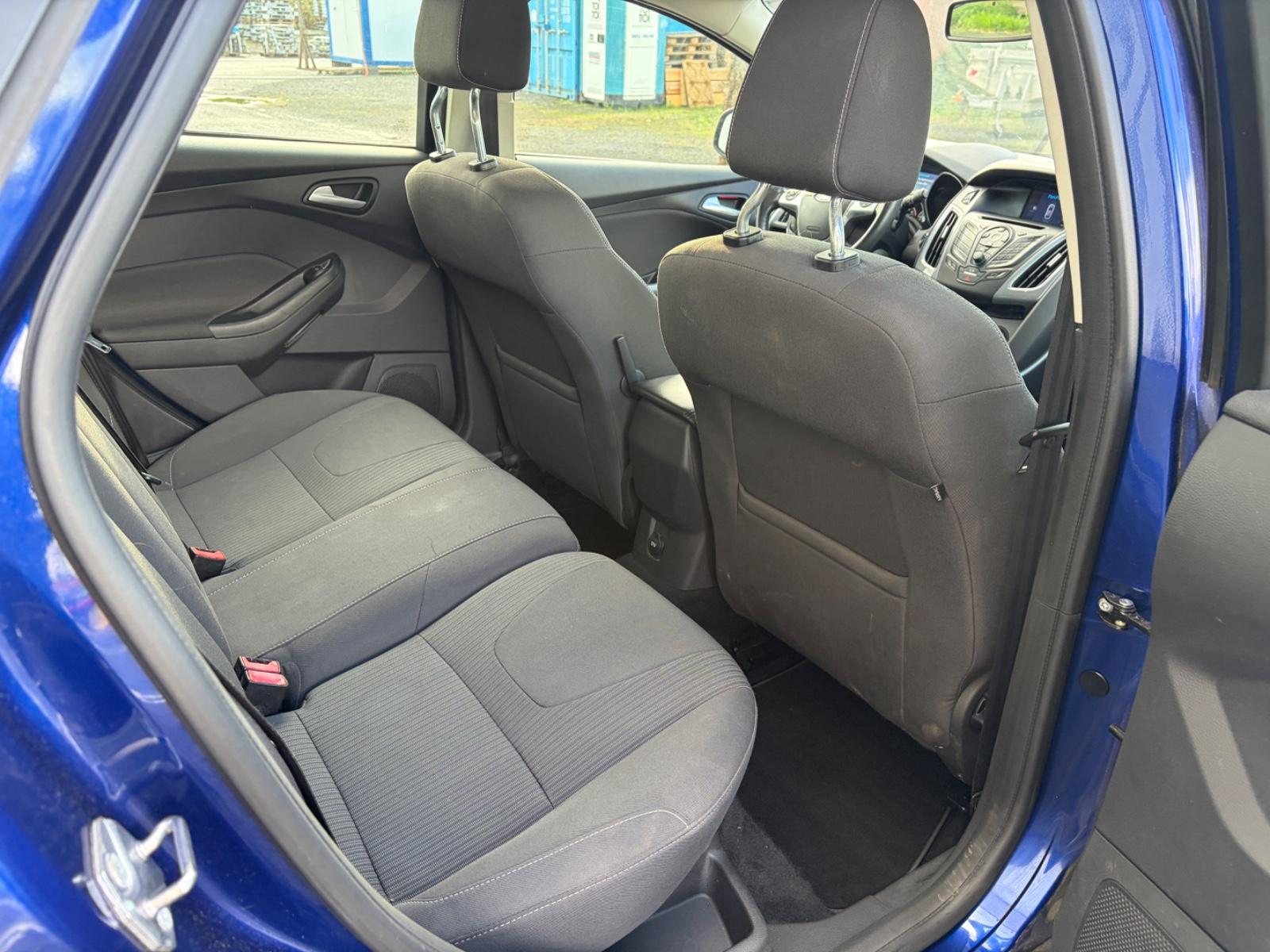Ford Focus 2014 — photo 14