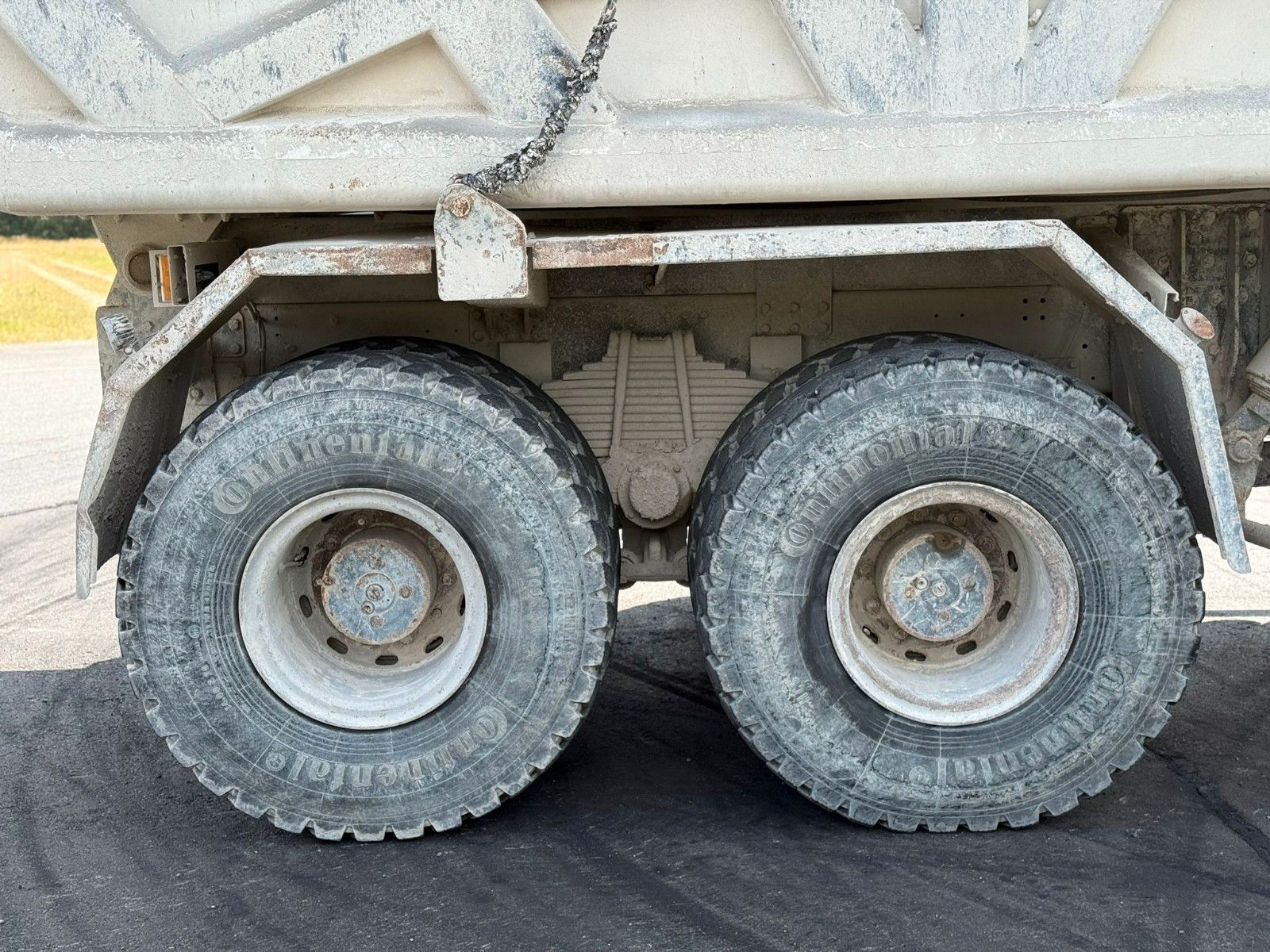 Fahrzeugabbildung Iveco Astra 8x8 Mulden Kipper HD9 86.54