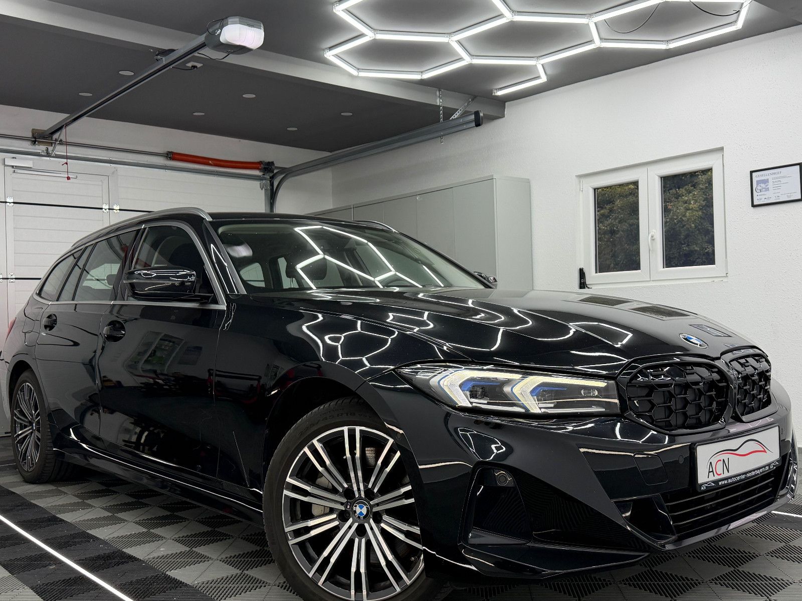 Fahrzeugabbildung BMW 330 d xDrive Touring/LED/CURVED/HuD/AHK/FACELIFT