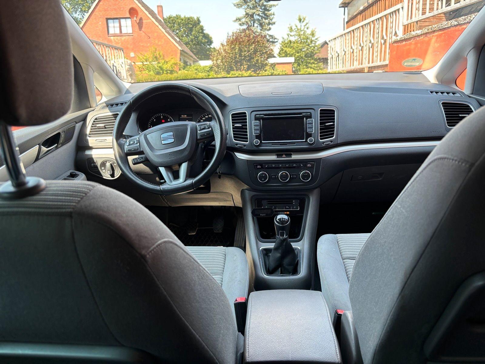 Seat Alhambra 2014 — photo 6