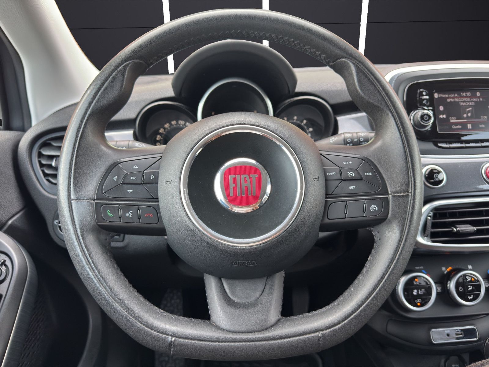 Fahrzeugabbildung Fiat 500X Lounge Tempo*Bi-Xen*2-Zo.-Klimaauto*Keyless