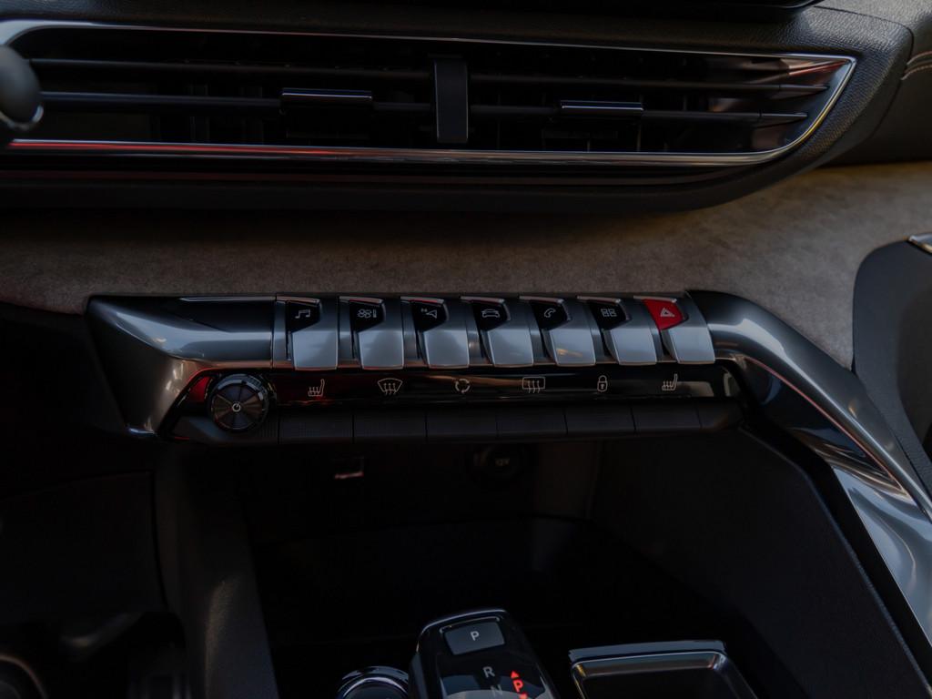 Peugeot 3008 GT PureTech 130 EAT SHZ ACC FACEL. LED PANO
