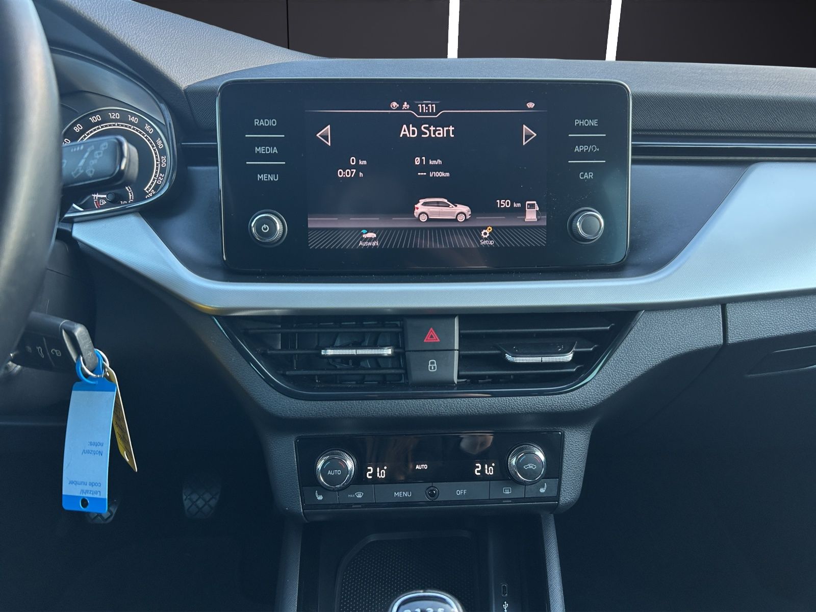 Fahrzeugabbildung SKODA Kamiq TSI Drive-125 LED Climatronic GRA PDC SH L