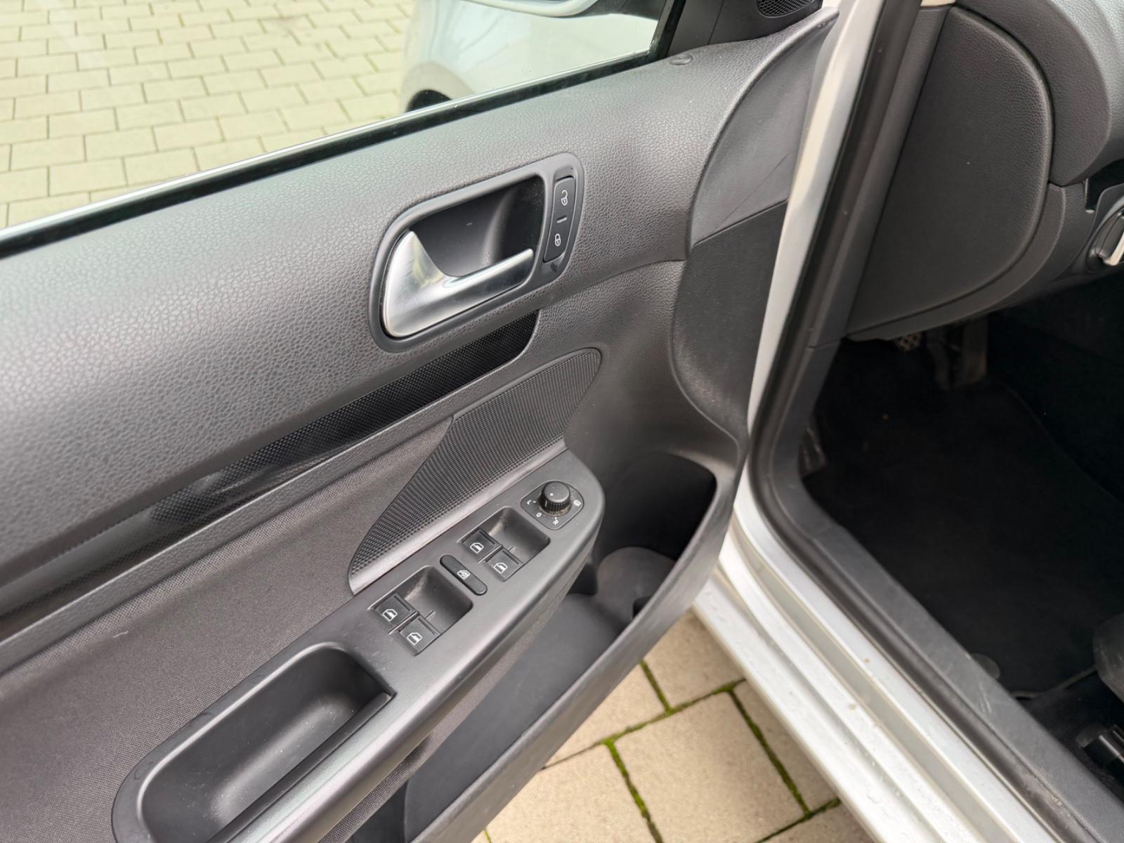 Volkswagen Golf 2012 — photo 9