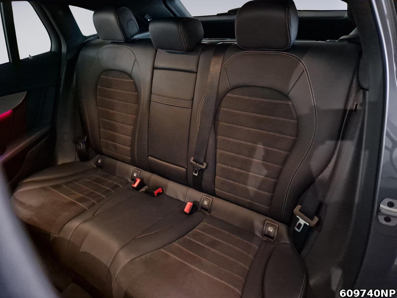 Mercedes-Benz EQC 400 4M AMG MULTIBEAM Ambiente Kamera Sounds.