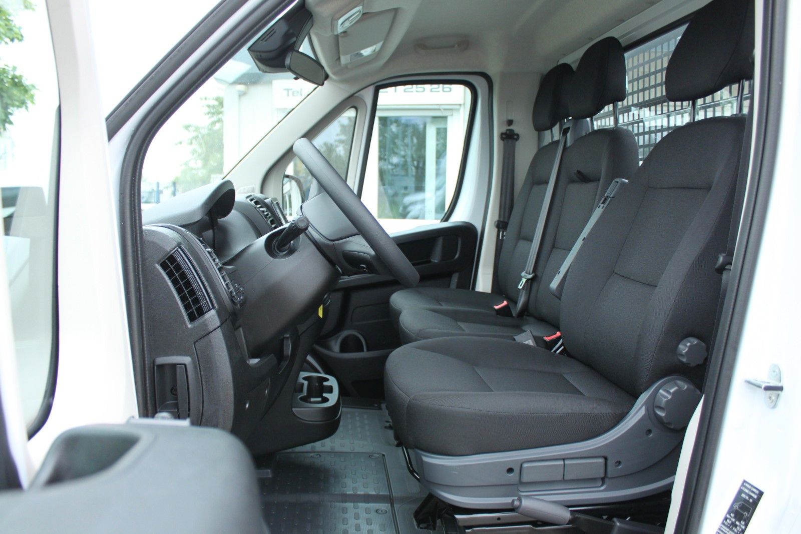 Fahrzeugabbildung Fiat Ducato Pritsche 35 AHK, Ganzjahresreifen