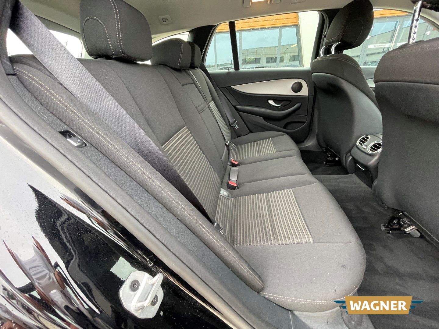 Fahrzeugabbildung Mercedes-Benz E 220 T LED-Scheinwerfer Elektr. Sitze Sitzheizu