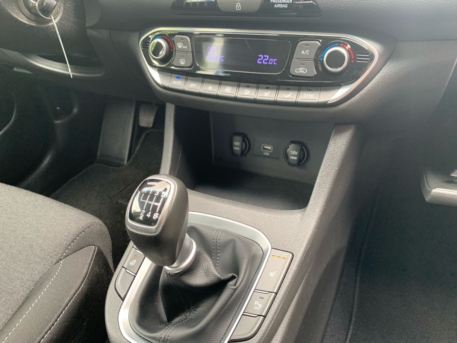Fahrzeugabbildung Hyundai i30 1.0 T-GDI Edition 30 8x bereift