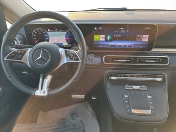 Mercedes V 220 - 9