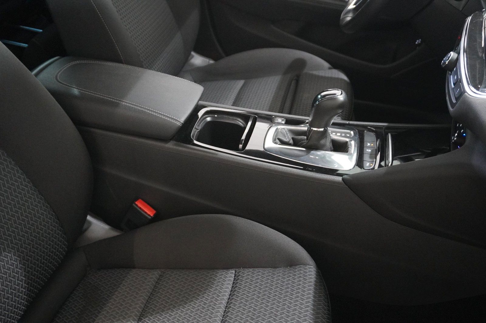 Fahrzeugabbildung Opel Insignia B ST 2.0D ELEGANCE NAVI/LED/KAMERA/AHK