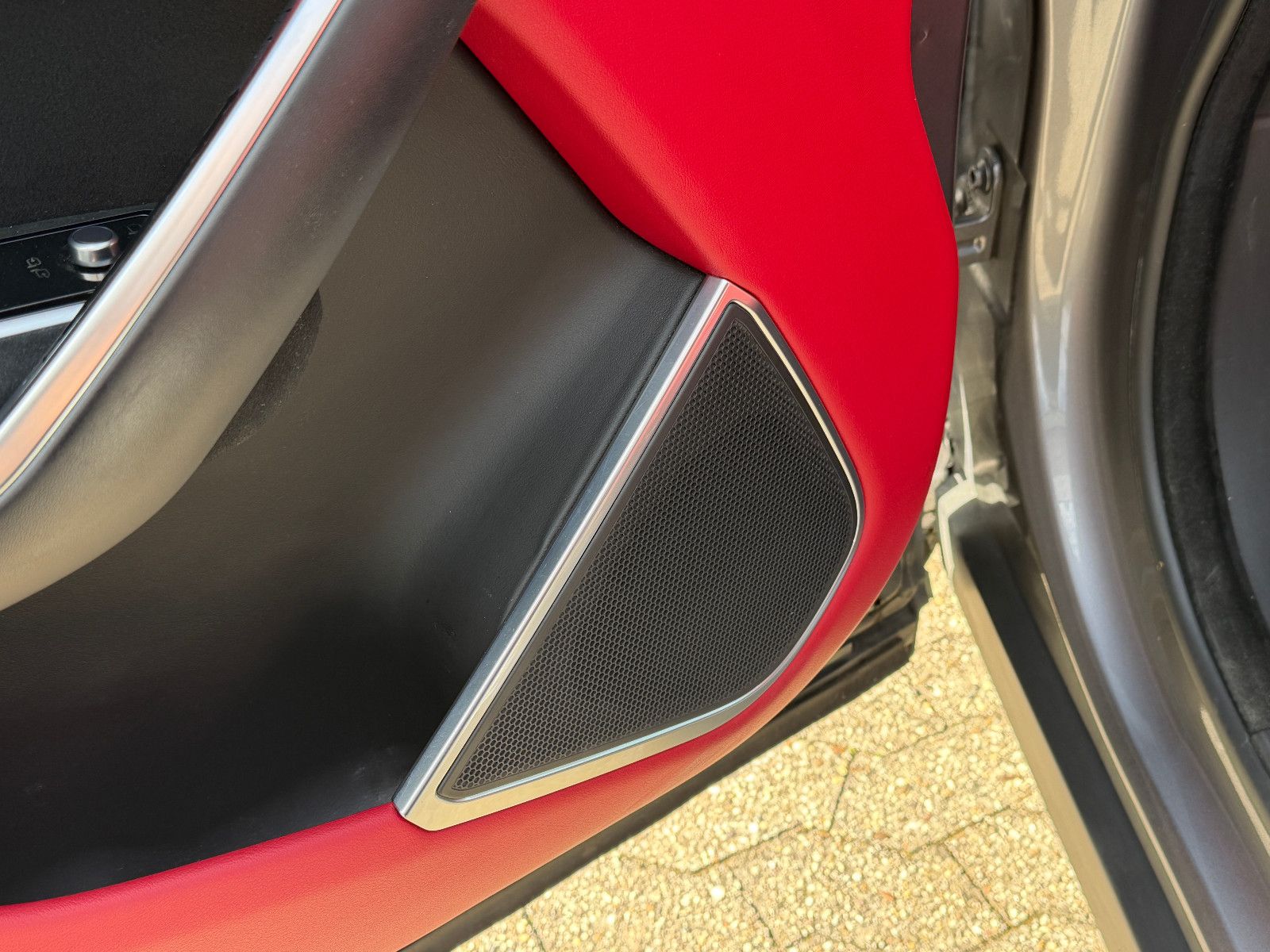Fahrzeugabbildung Jaguar F-PACE SVR /PANO/MERIDIAN/HUD/360°KAM/MEMORY