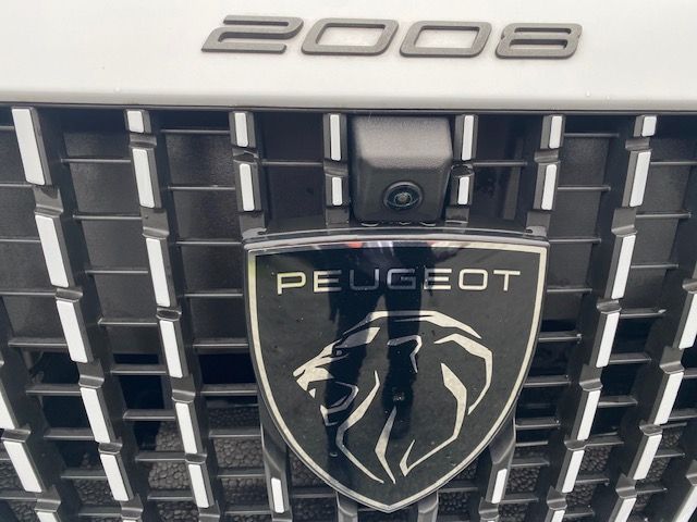 Fahrzeugabbildung Peugeot 2008 GT MildHybrid 145 e-DSC6