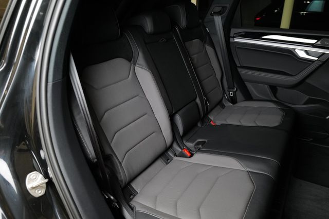 Volkswagen Touareg 3.0TDI R-Line Allradlenk AHK StdHz Keyle
