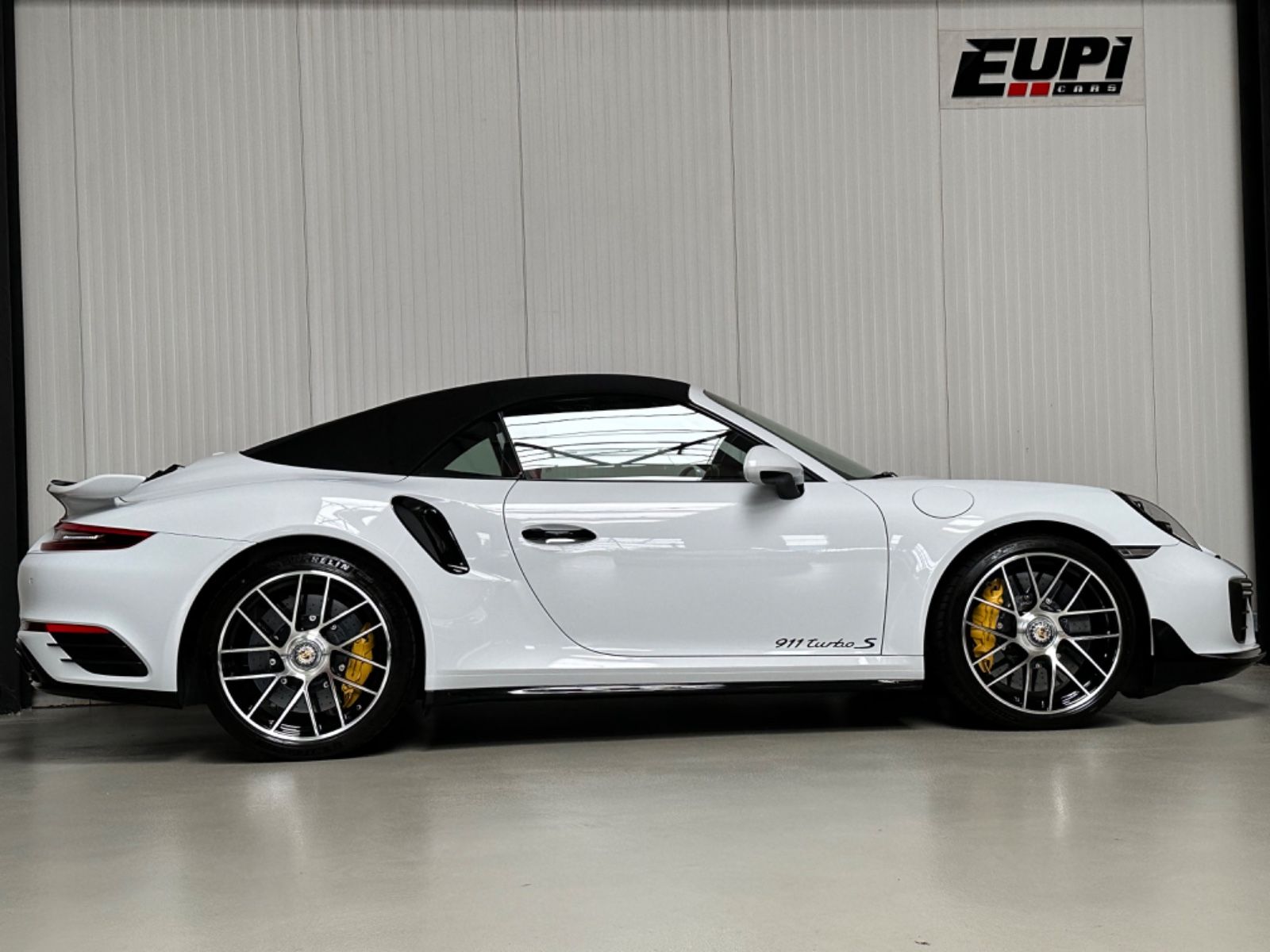 Fahrzeugabbildung Porsche 911/991.2 Turbo S Cabriolet/Burmester/Aero Kit