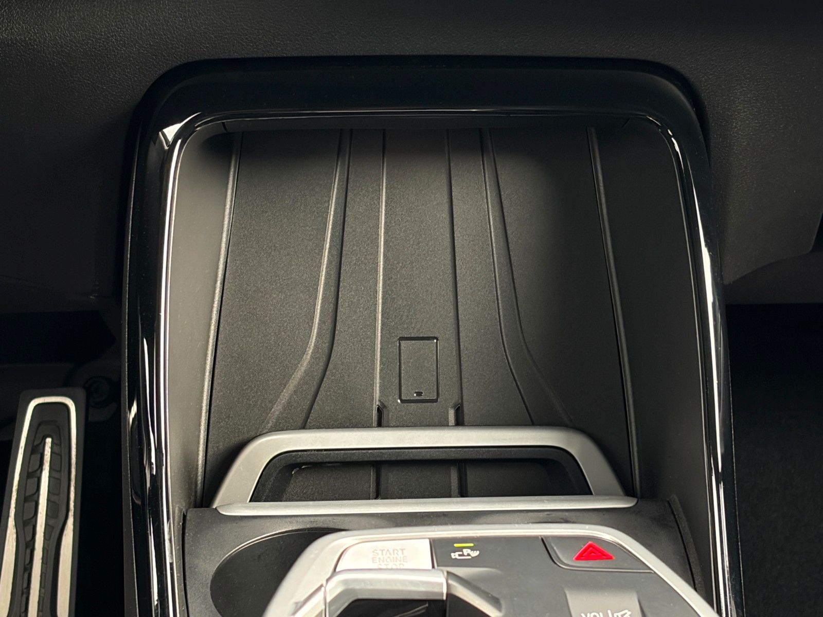 Fahrzeugabbildung BMW 218i Active Tourer M Sport Alcan. Massage CAM