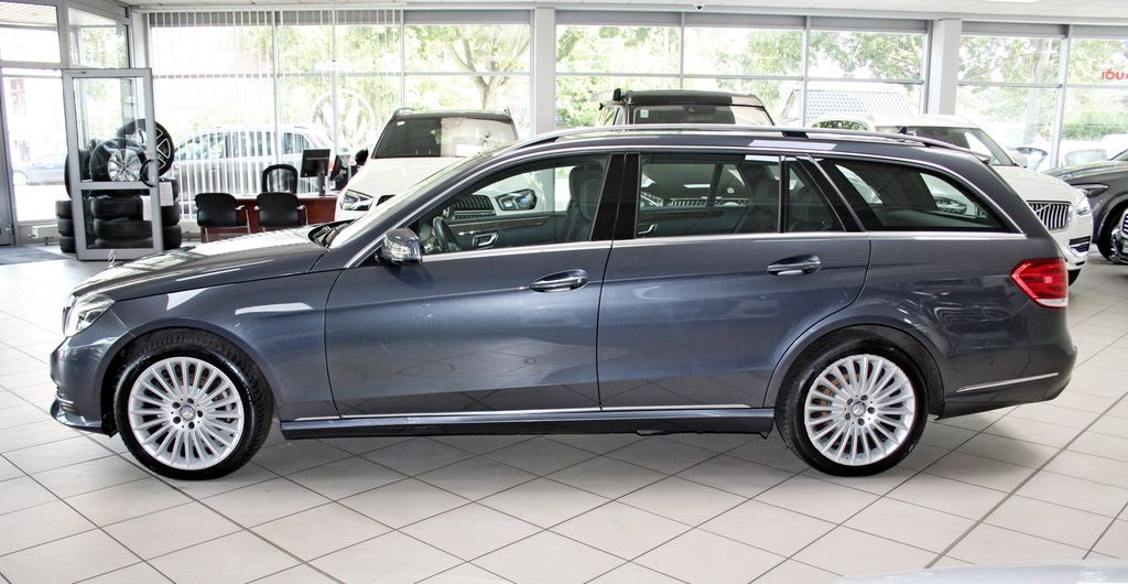 Mercedes-Benz E 200 d T ELEGANCE NAVI PDC LED SHZ NETTO 13.900